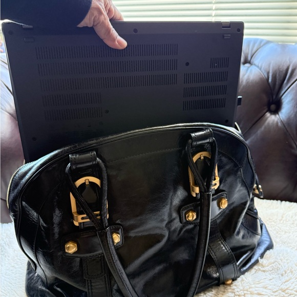 Bally Oversize Tamara
Elegant Black Leather EUC Big Mama of Bags - Picture 8 of 12